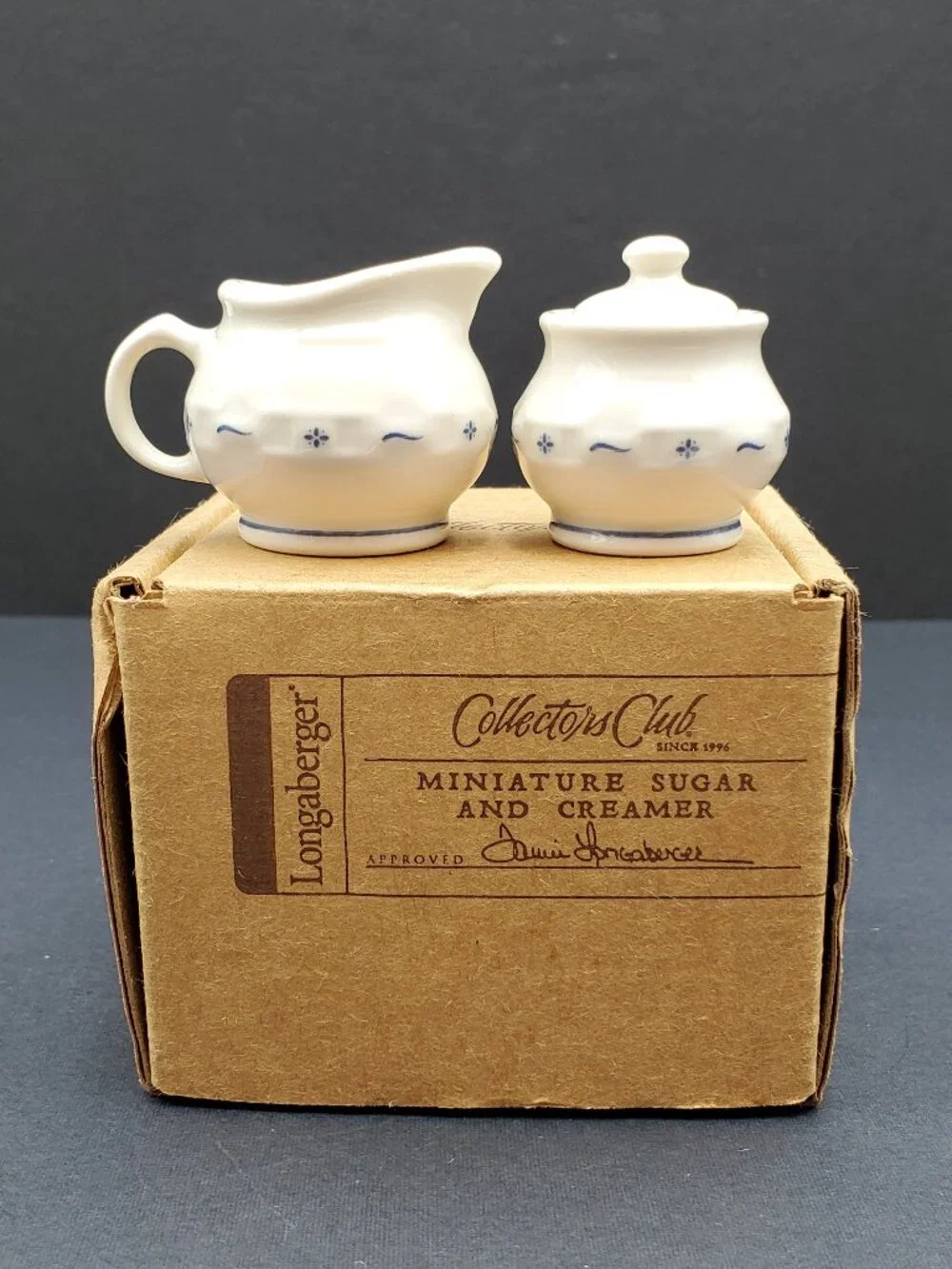 Longaberger Collectors Club Miniature Sugar and Creamer Classic Blue Mini Set